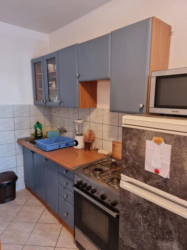 Apartmani Petra Pula Eksteriør billede