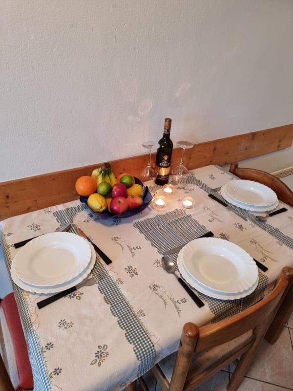 Apartmani Petra Pula Eksteriør billede