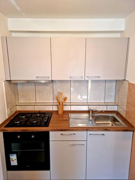 Apartmani Petra Pula Eksteriør billede