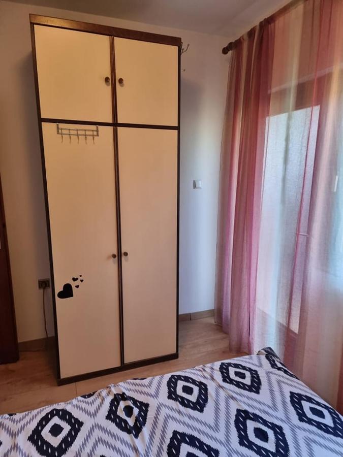 Apartmani Petra Pula Eksteriør billede