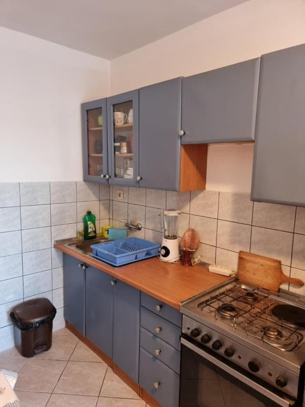 Apartmani Petra Pula Eksteriør billede