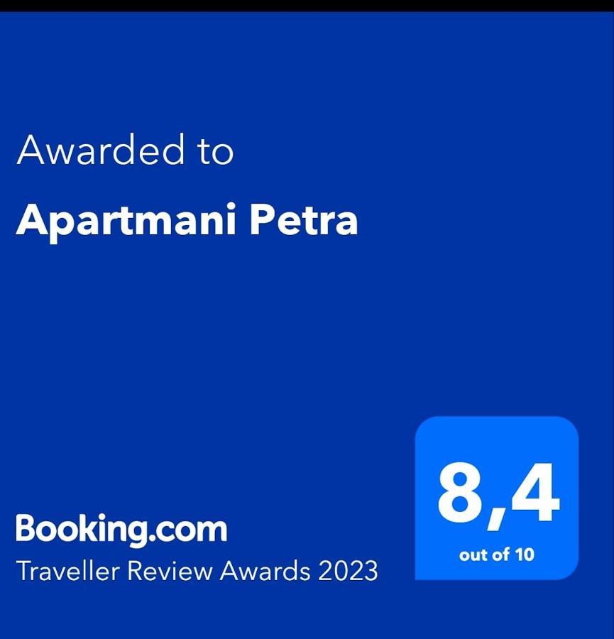 Apartmani Petra Pula Eksteriør billede